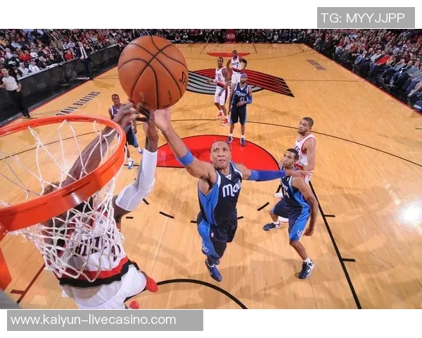 开拓者与小牛精彩对决录像回放分析及比赛亮点总结